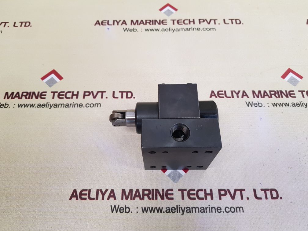 Parker 081226 hydraulics valve