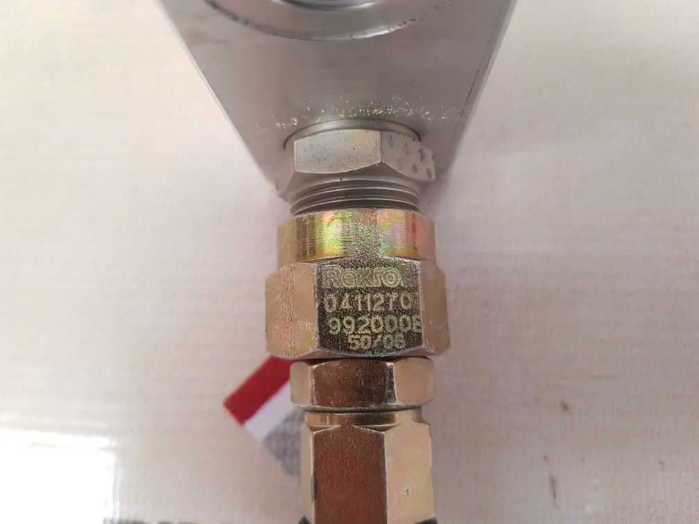 Oil control 05211103020500b sequence valve