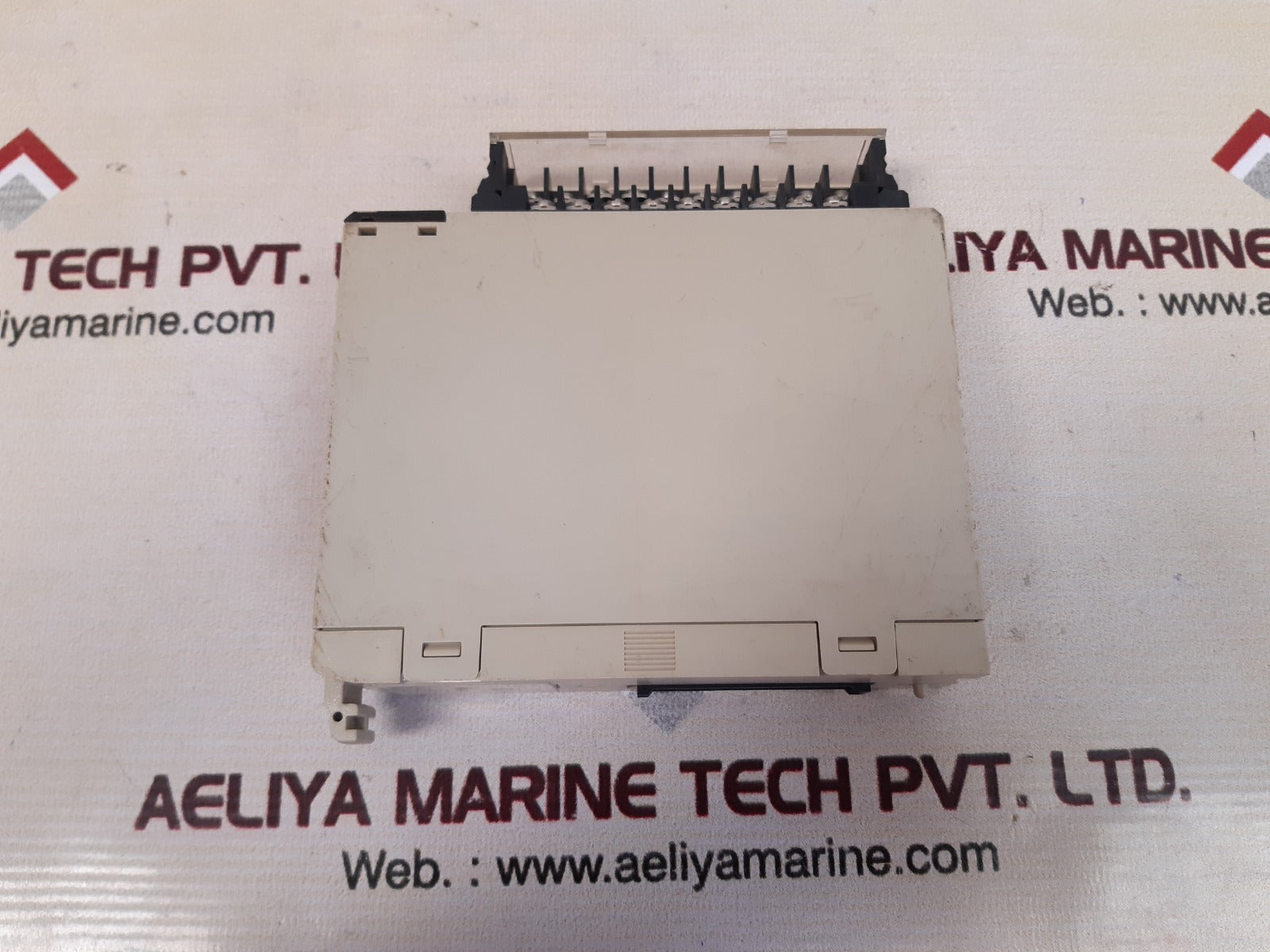 Omron c200h-0c222 output unit 250vac/24vdc