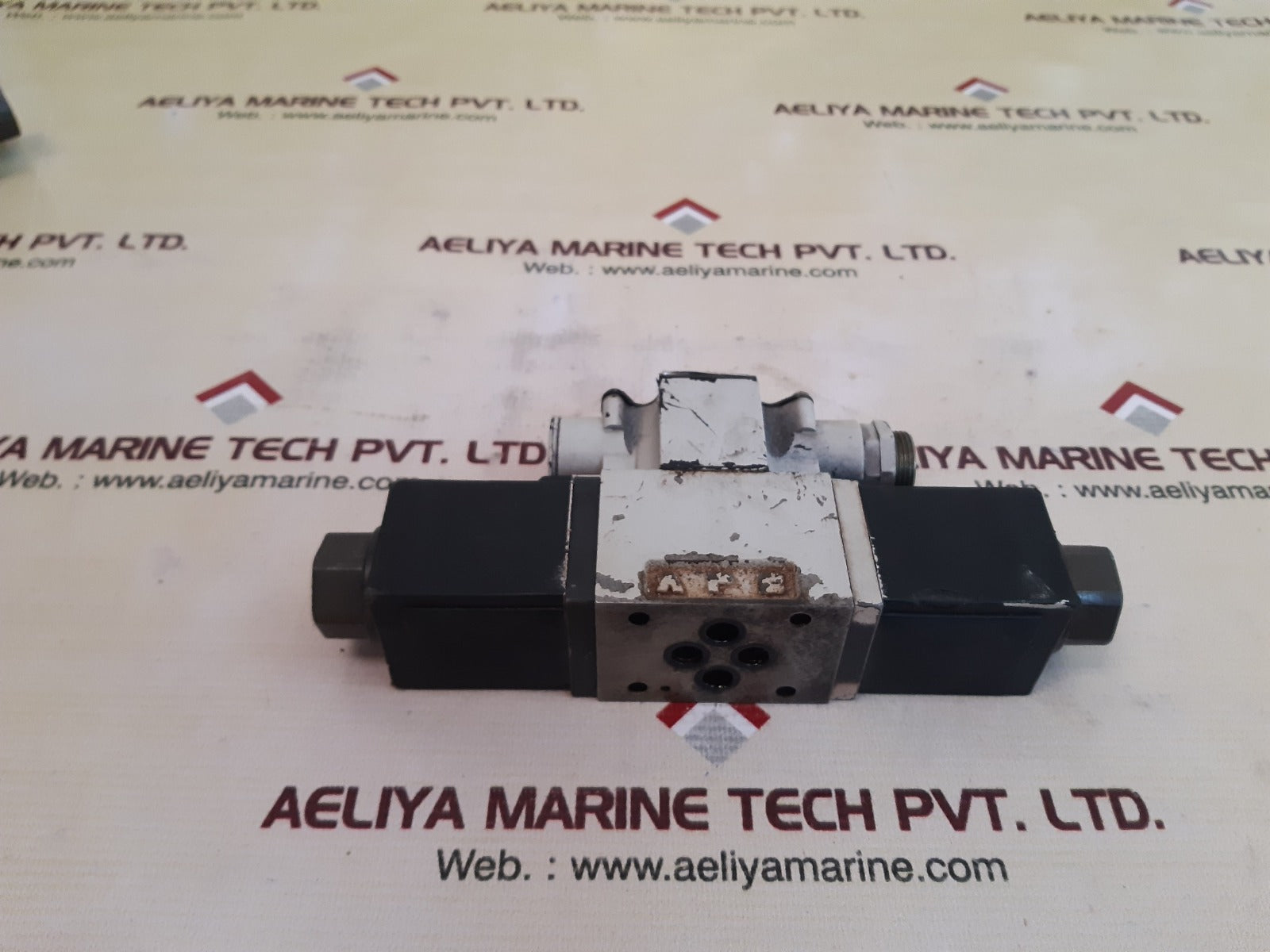 Uchida-rexroth h-4weh32j60/6aw110-00 solenoid valve