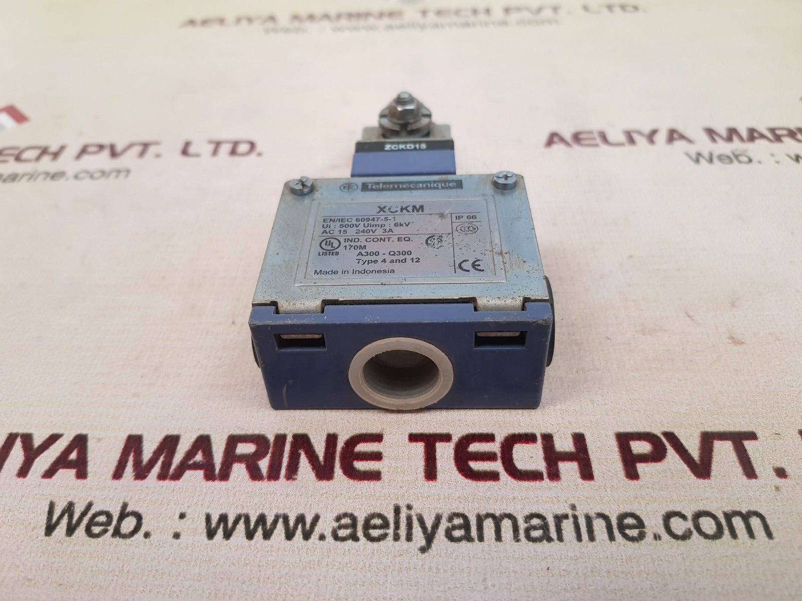 Telemecanique xckm limit switch zckd15