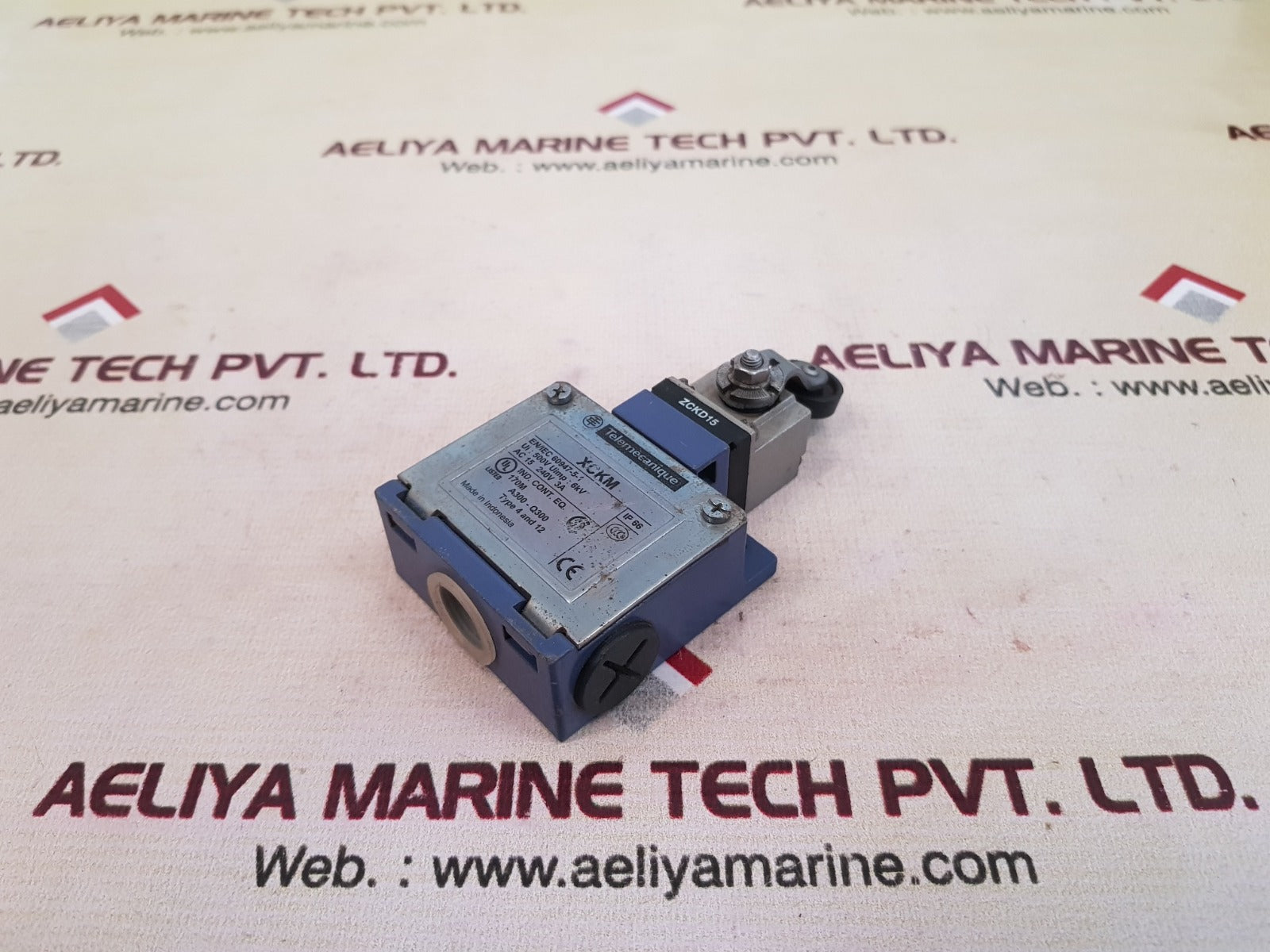 Telemecanique xckm limit switch zckd15