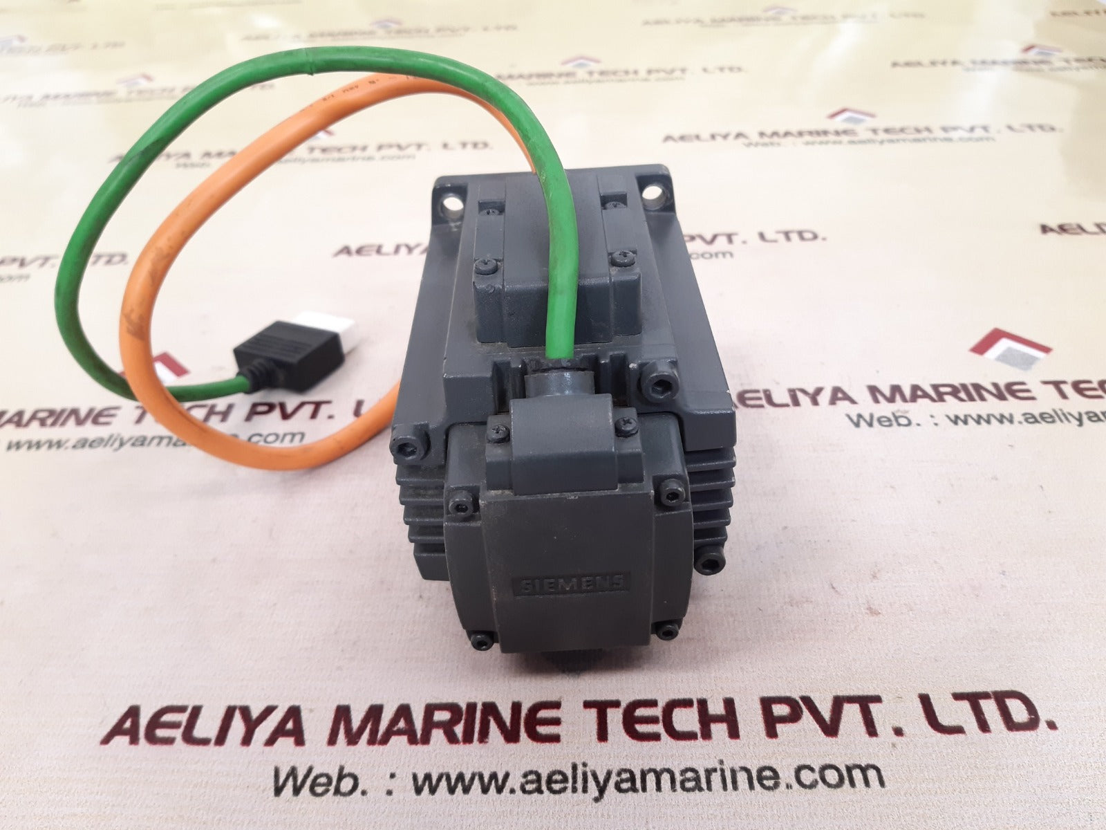 Siemens simotics s-1fl6 1fl6042-2af21-1aa1 servo motor