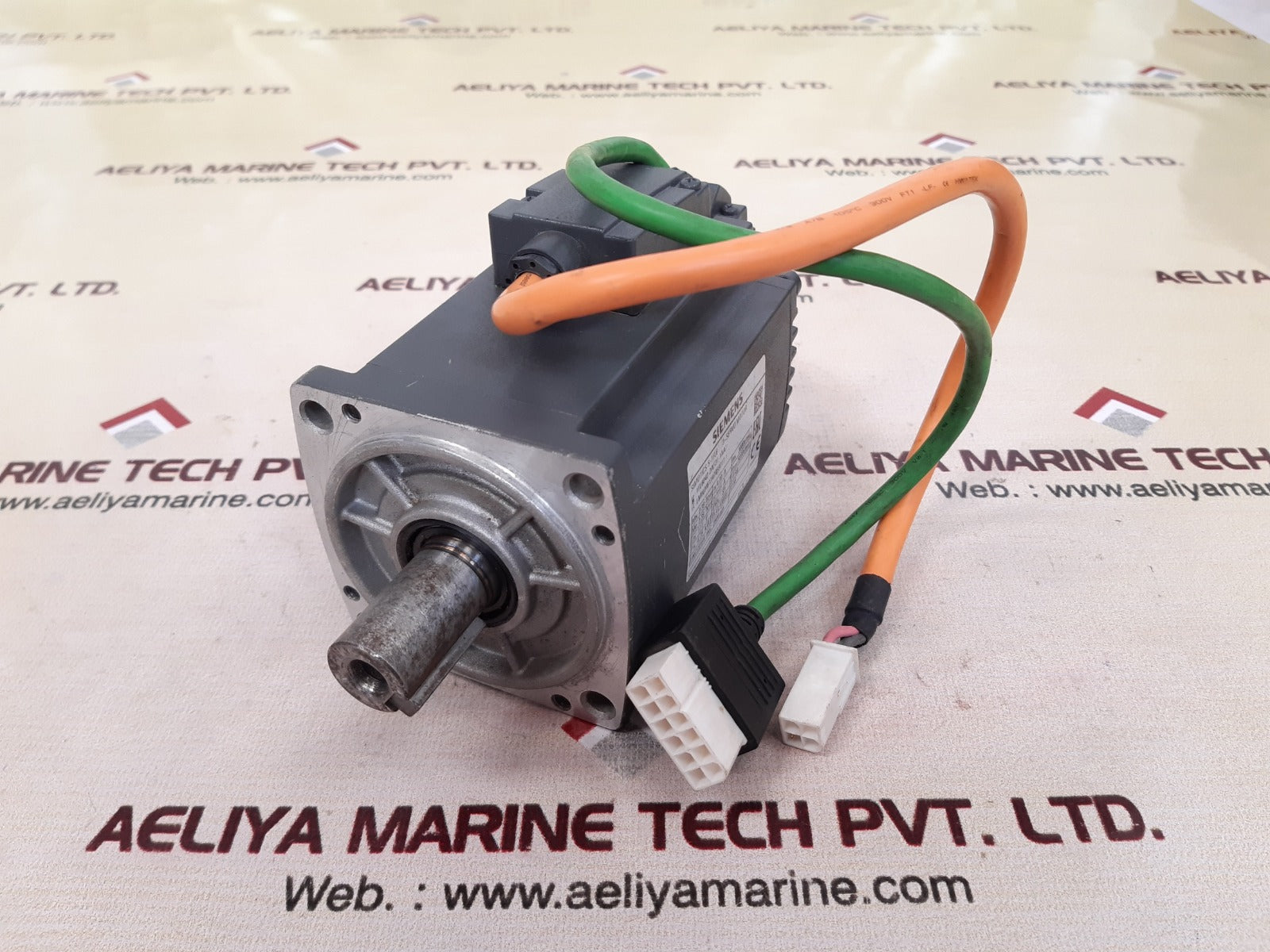 Siemens simotics s-1fl6 1fl6042-2af21-1aa1 servo motor