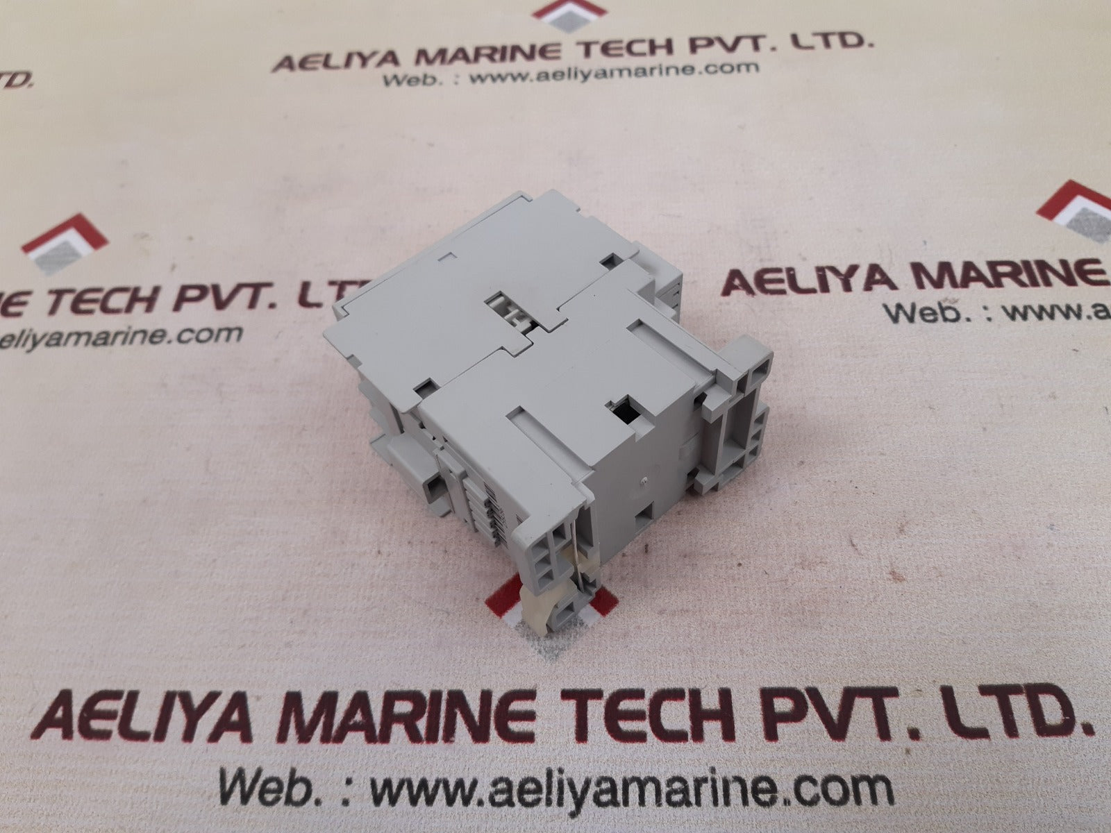 Allen-bradley 100-c09*10 ser.a contactor 60hz