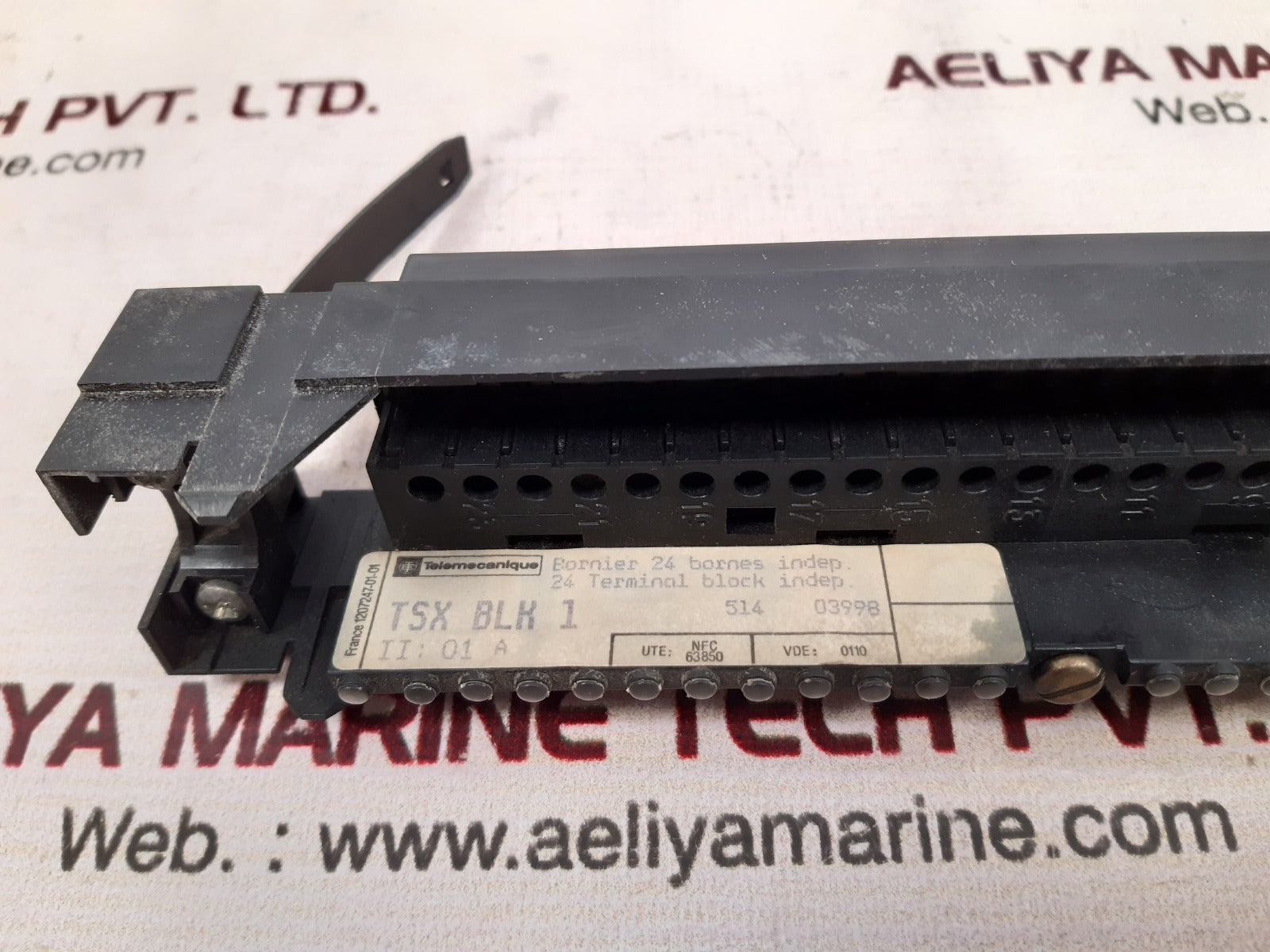 Telemecanique tsx blk 1 24 terminal block