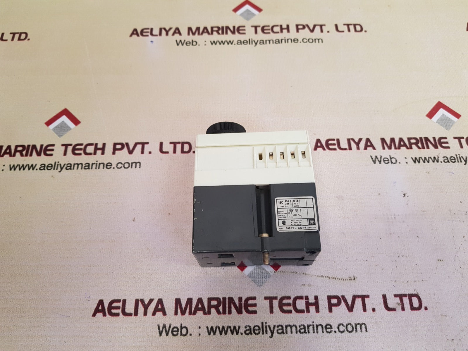Telemecanique ca2-fr-241 relay timer
