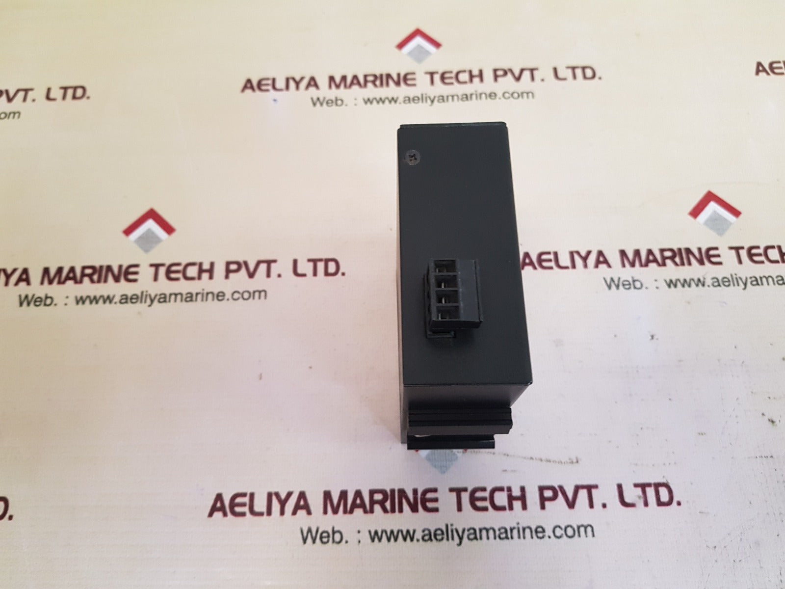Contemporary controls eisk8-100t/ft ethernet switch