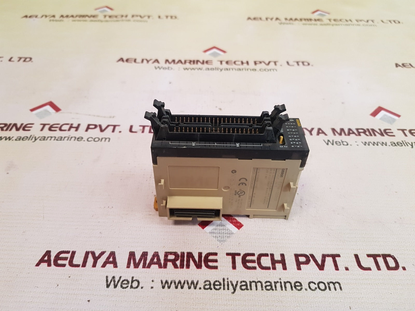Omron cj 1w-od263 output module