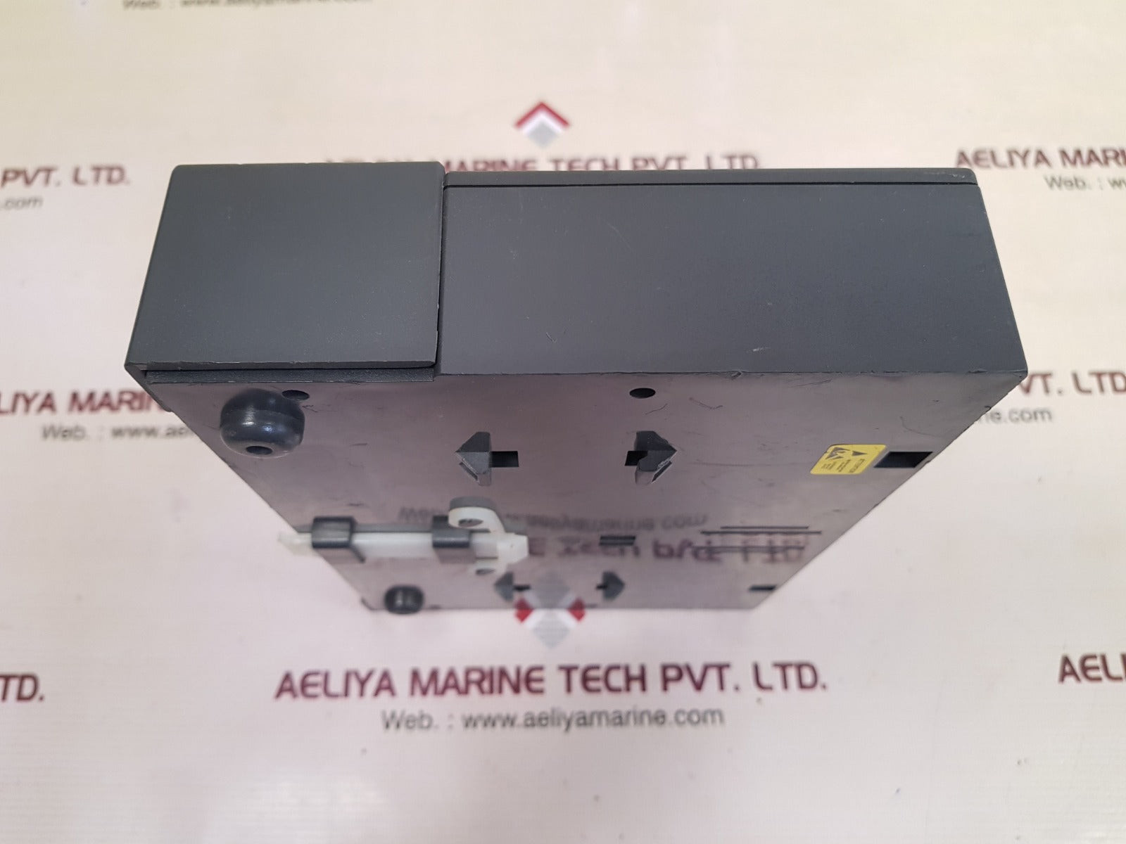 Schneider electric satchwell mn550 controllers mn550-xcom