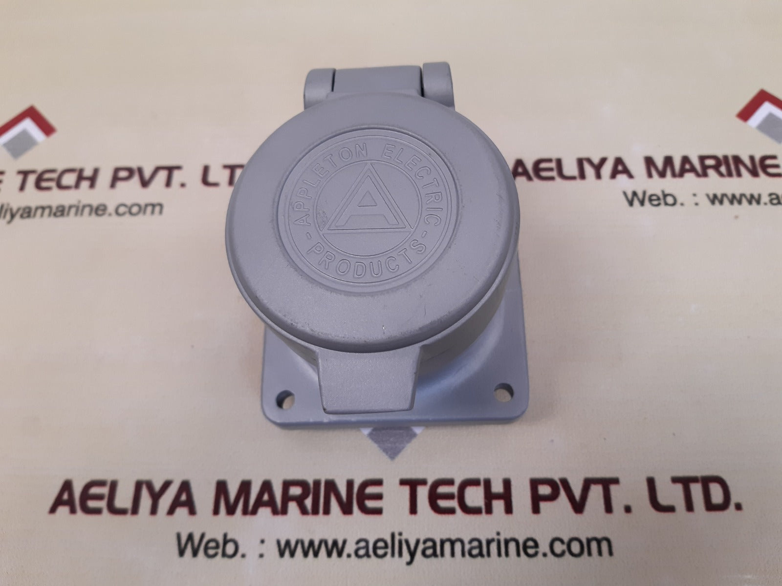 Appleton adr3034 powertite receptacle