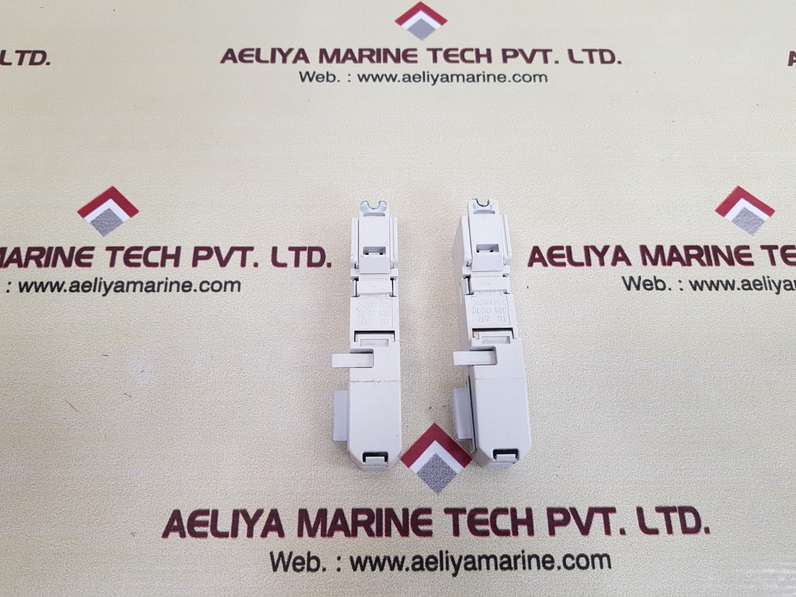 Abb tb805 3bse008534r1 cable adapter bus outlet