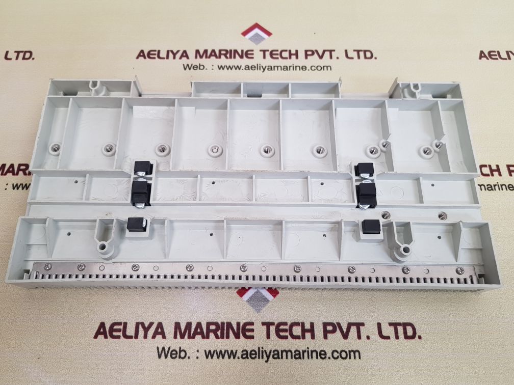 Ge intelligent platforms 8709-ca-08 carrier system 8 module