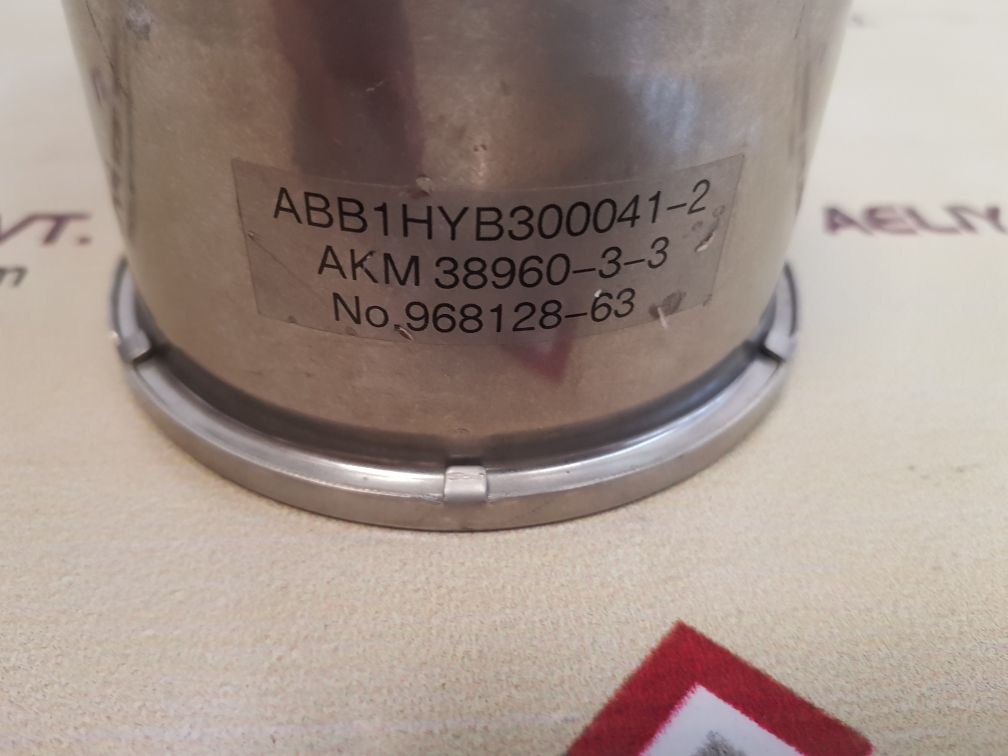 Qualitrol 968128-63 gas density monitor with akm 38960-3-3 used