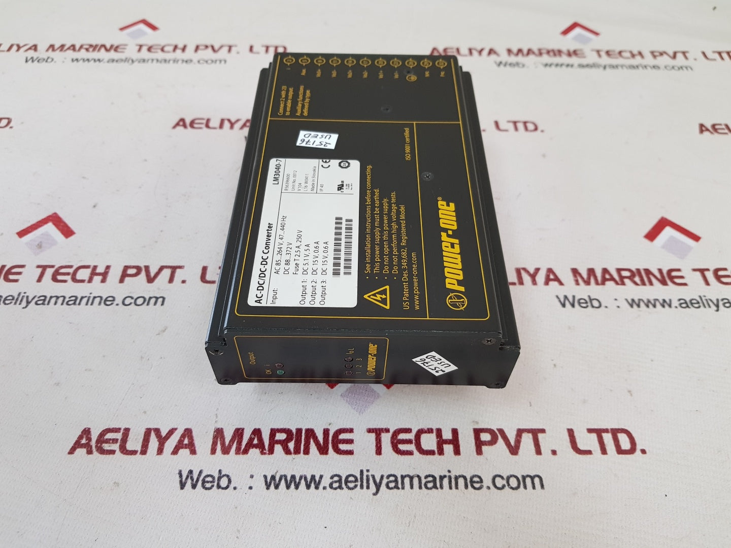 Power-one lm3040-7 ac-dc/dc-dc converter