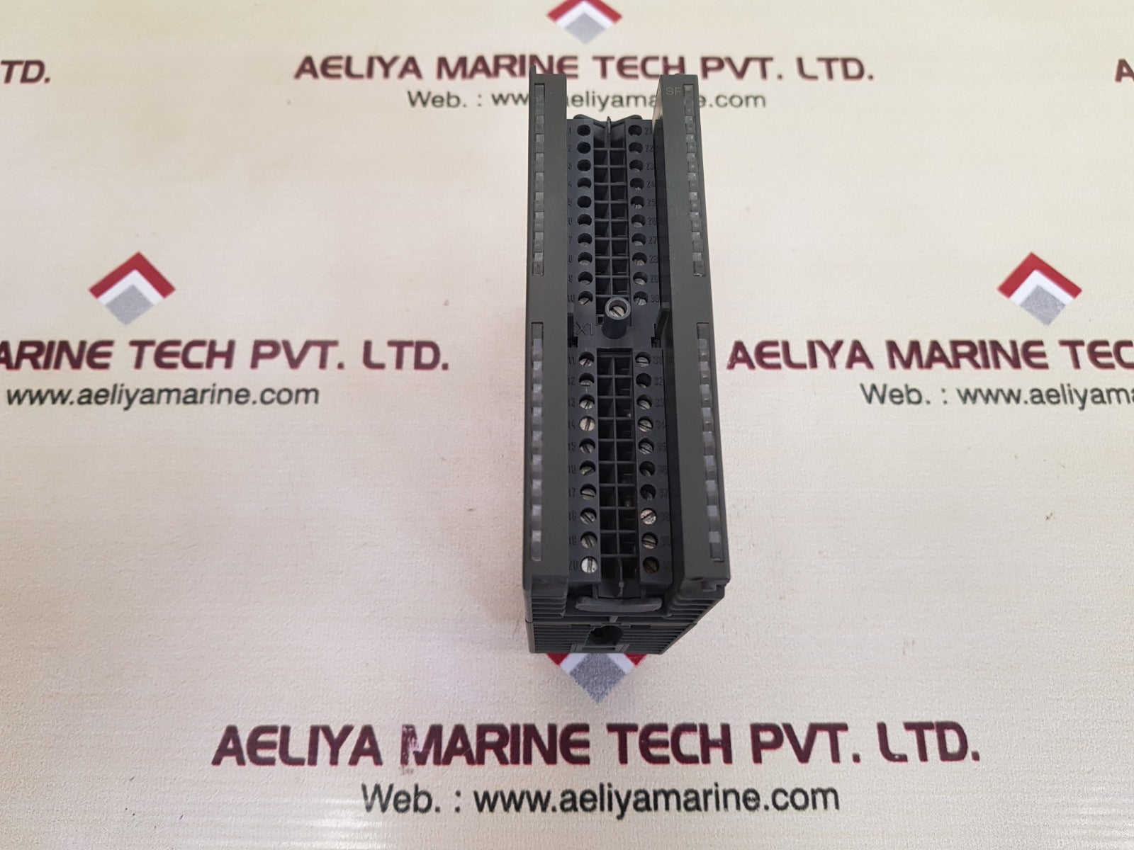 Siemens simatic s7 6es7 332-5hf00-0ab0 analog module