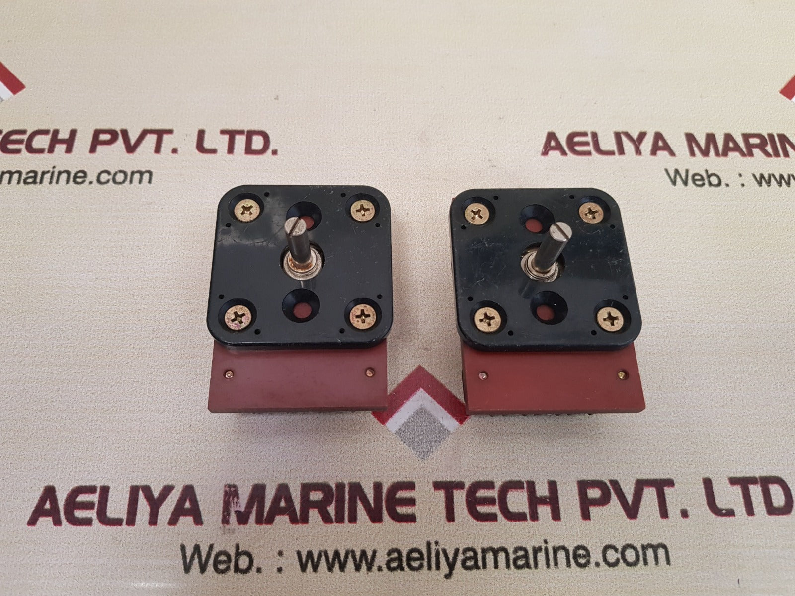 Lot Of 2X Cosmos nrv1-100 resistor potentiometer