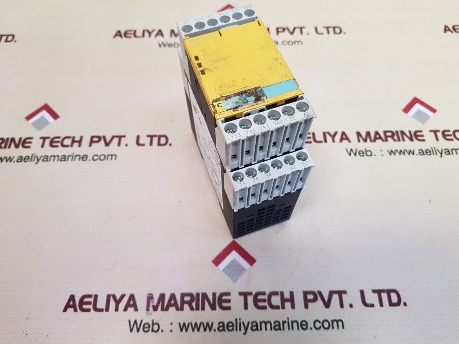 Siemens sirius 3tk28 safety relay 3tk2825-1al20