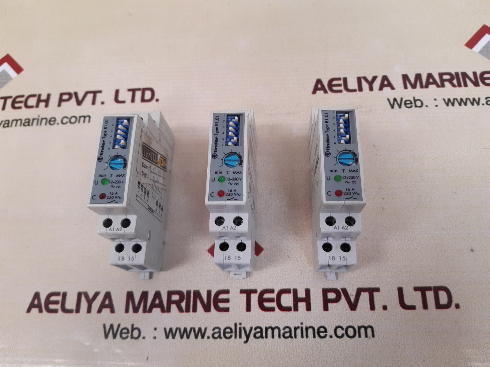 Finder 81.01 time delay relay