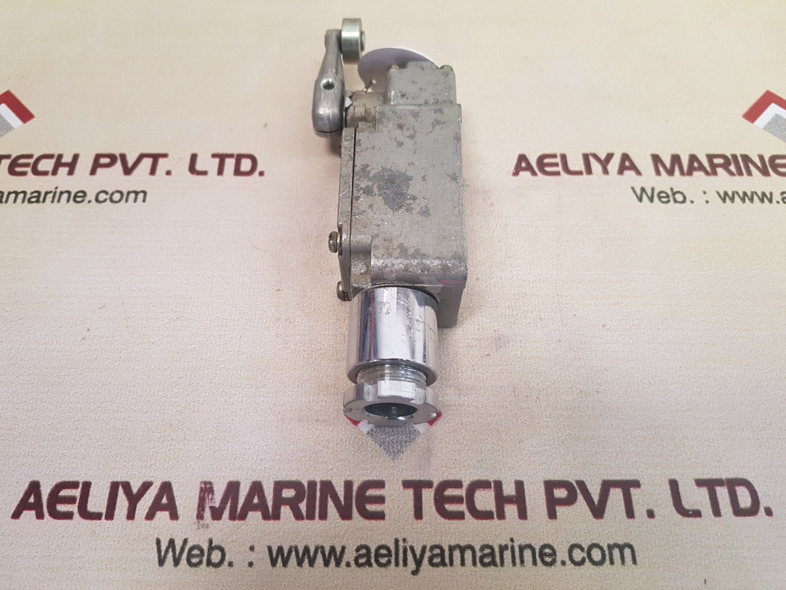 Yamatake-honeywell 1ls9-j micro switch used
