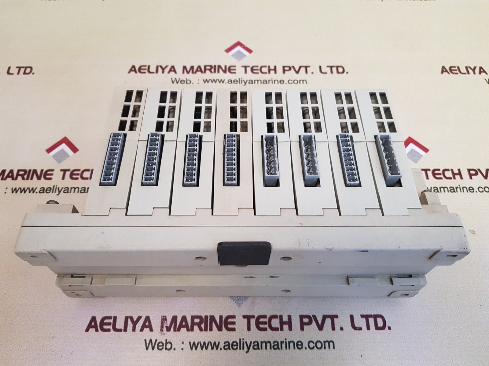 Siemens 6fc5111-0ca73-0aa1 module rack