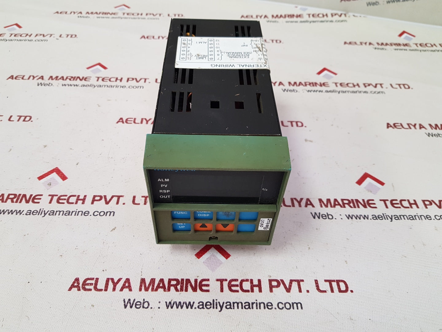 Honeywell dc3005-0-000-1-fm-0111 high limit temperature controller