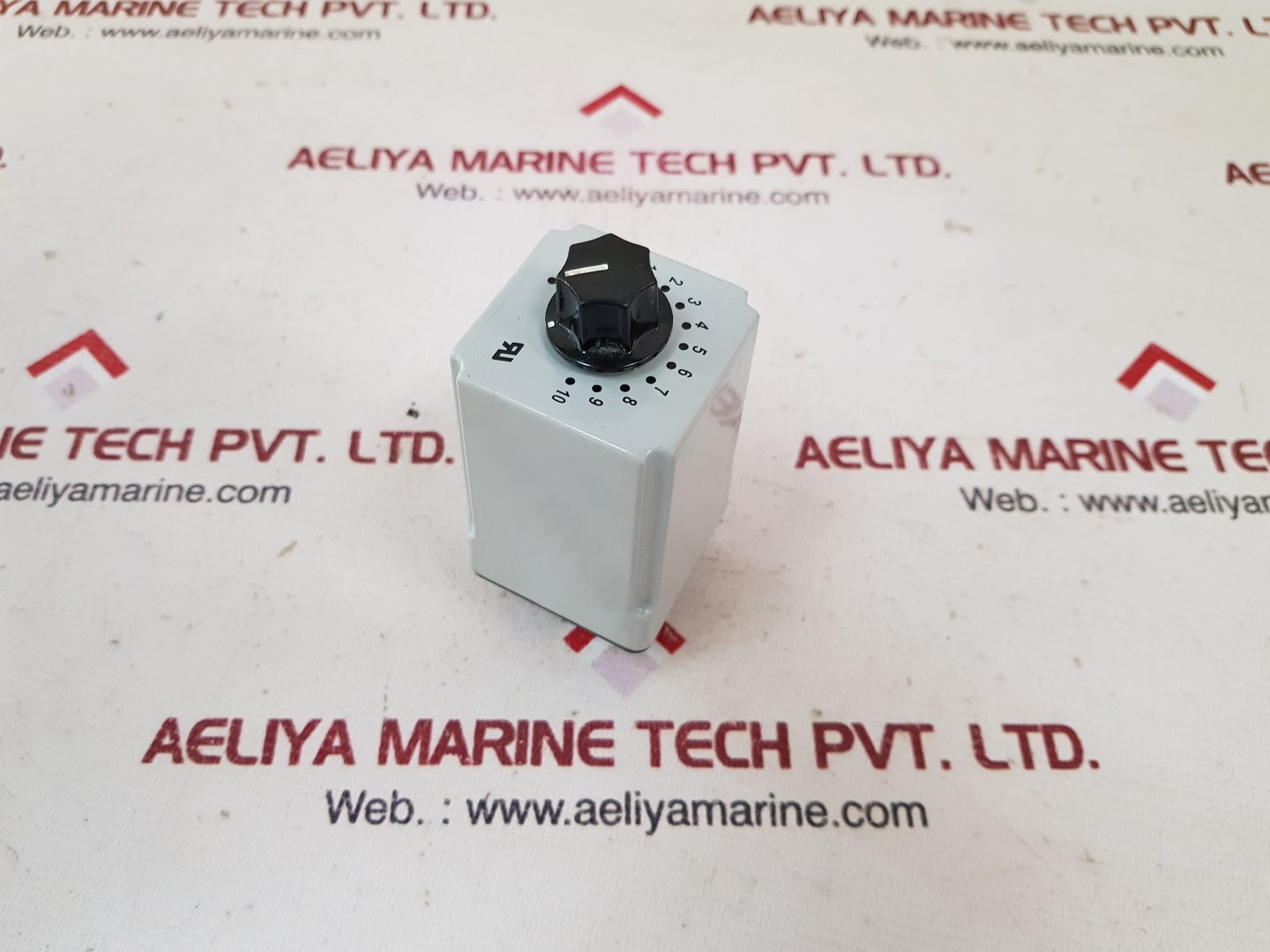 Signaline 330-24v-300s operate delay