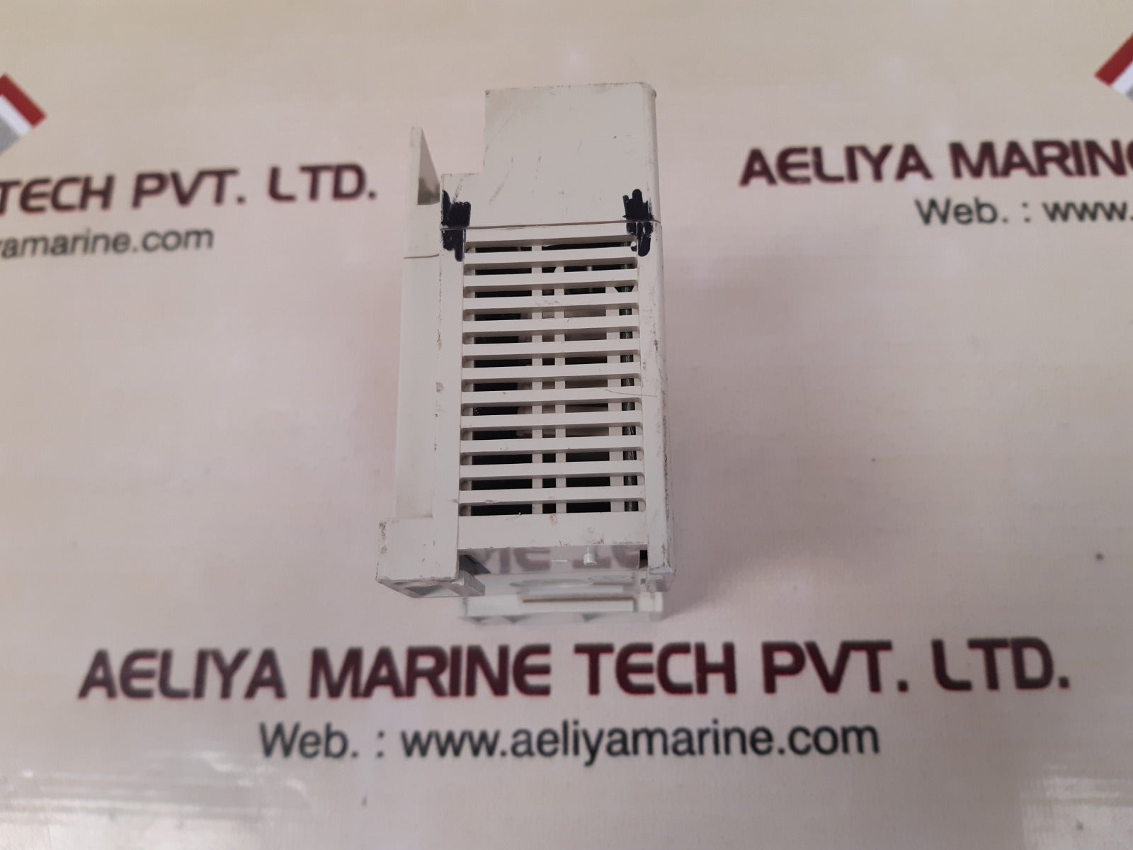 Mitsubishi fx0n-8eyr programmable controller