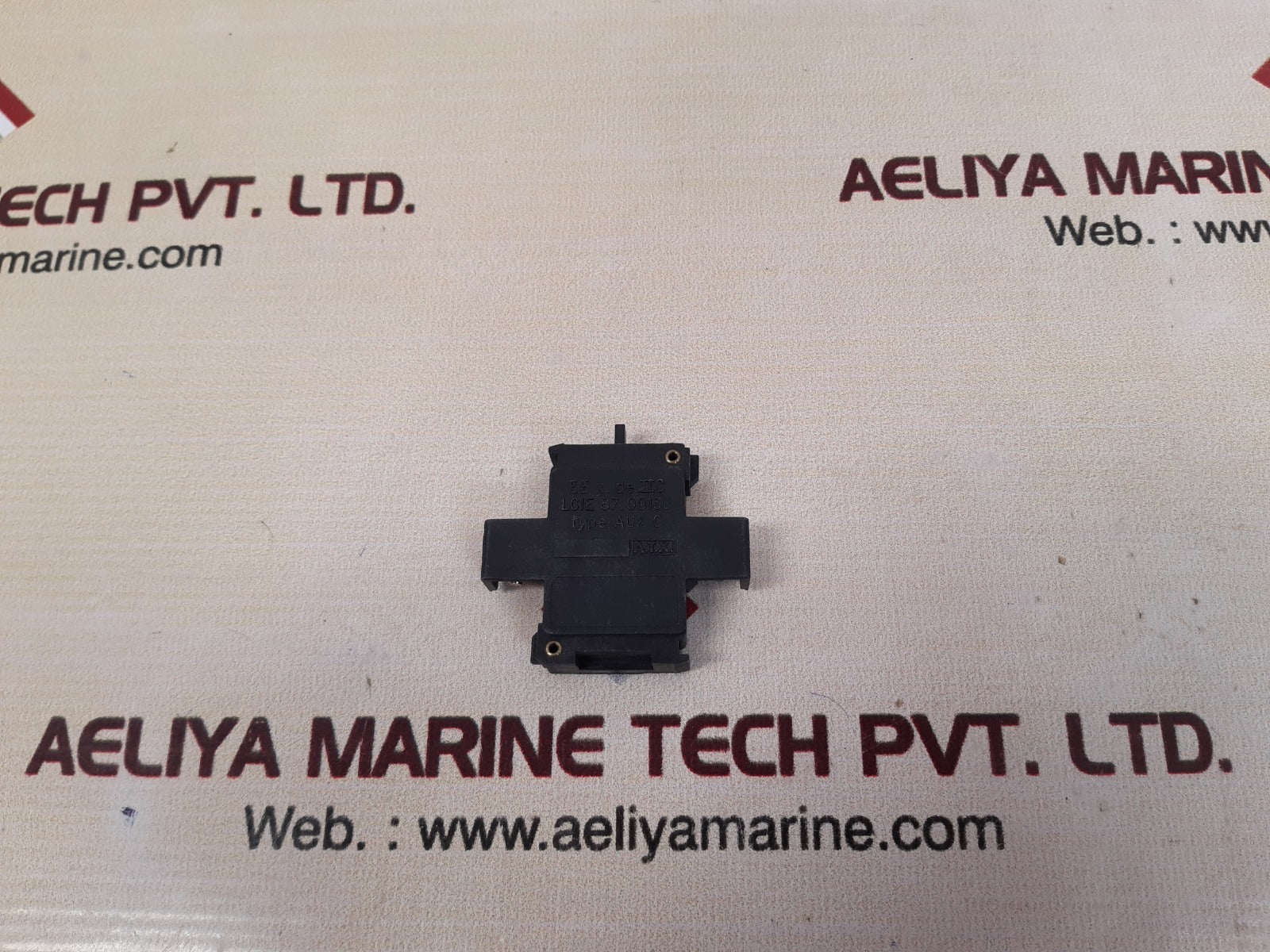 Set of 2x A.t.x. aux c socket 500v 10a