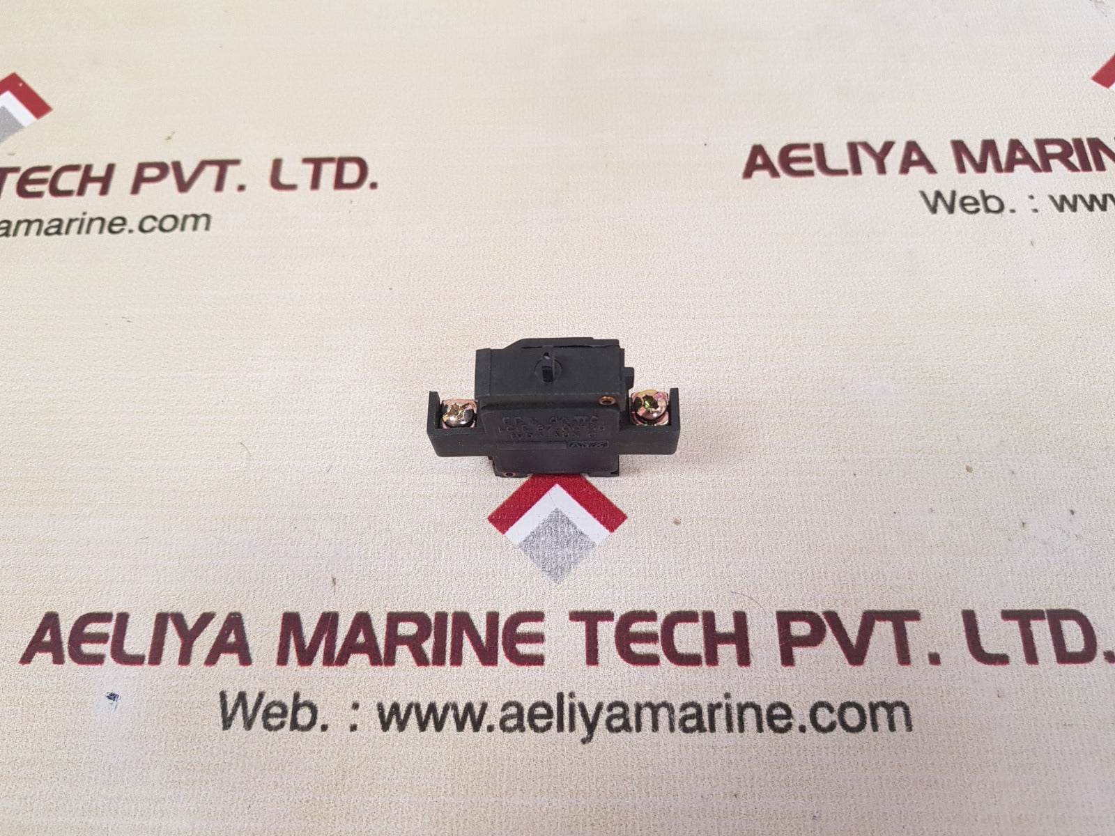 Set of 5x A.t.x. aux c socket 10a 500v