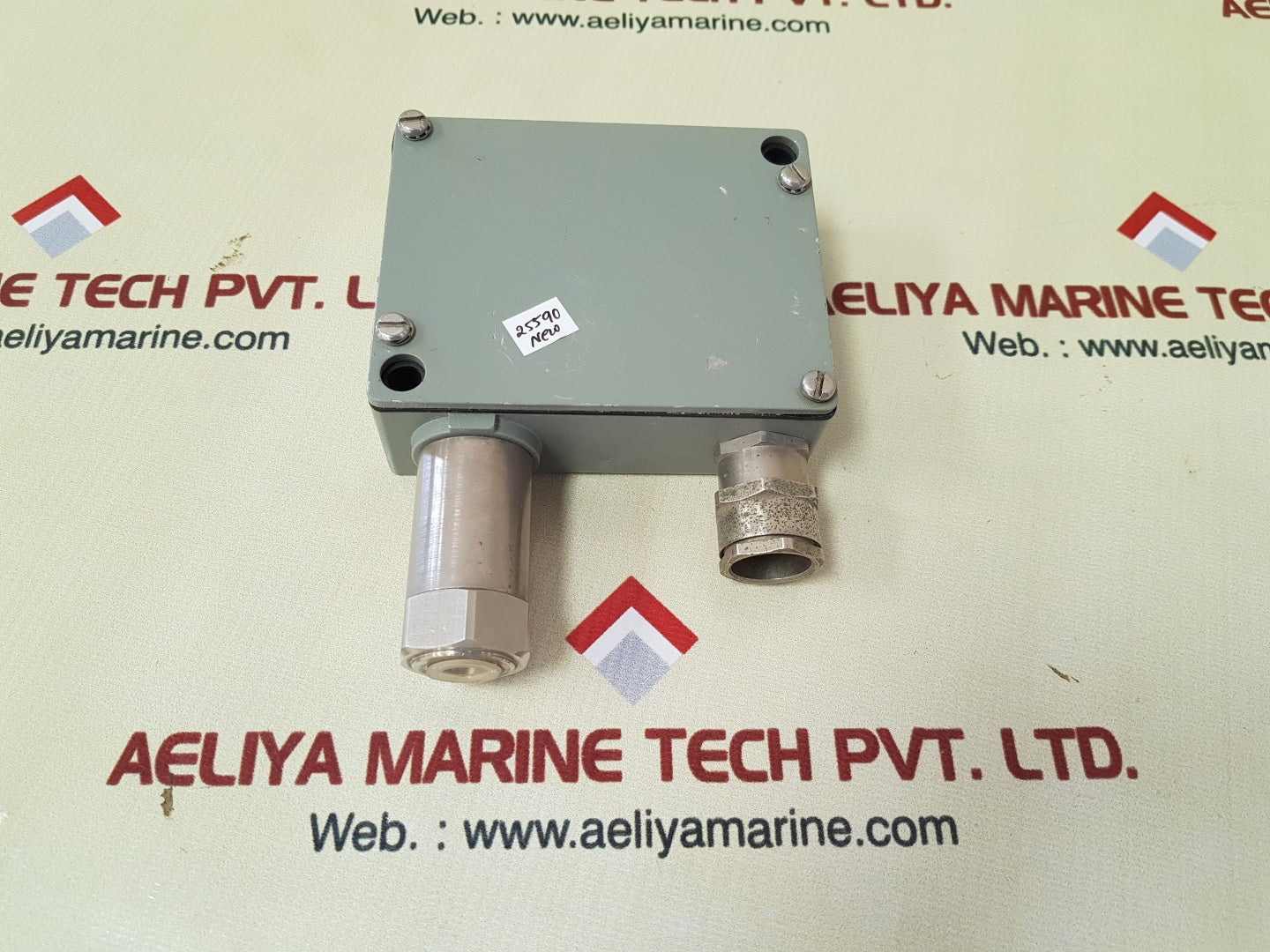 Trafag 8202,84,2210 pressure transmitter