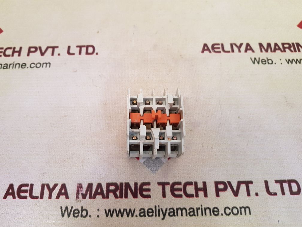 Hyundai hiab 31 auxiliary contact block