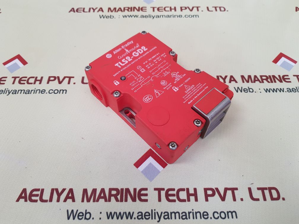 Allen-bradley tls2-gd2 safety interlock switch with guard locking
