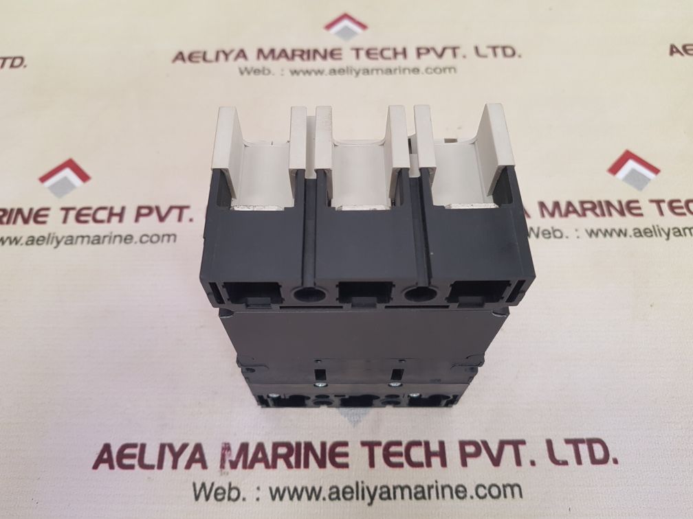 Mitsubishi nf125-sv no-fuse circuit breaker 100 a