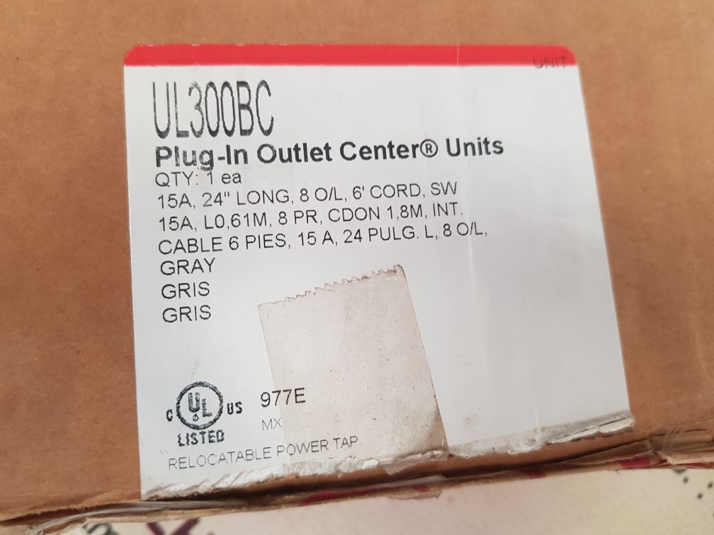 Wiremold ul300bc plug-in outlet center units