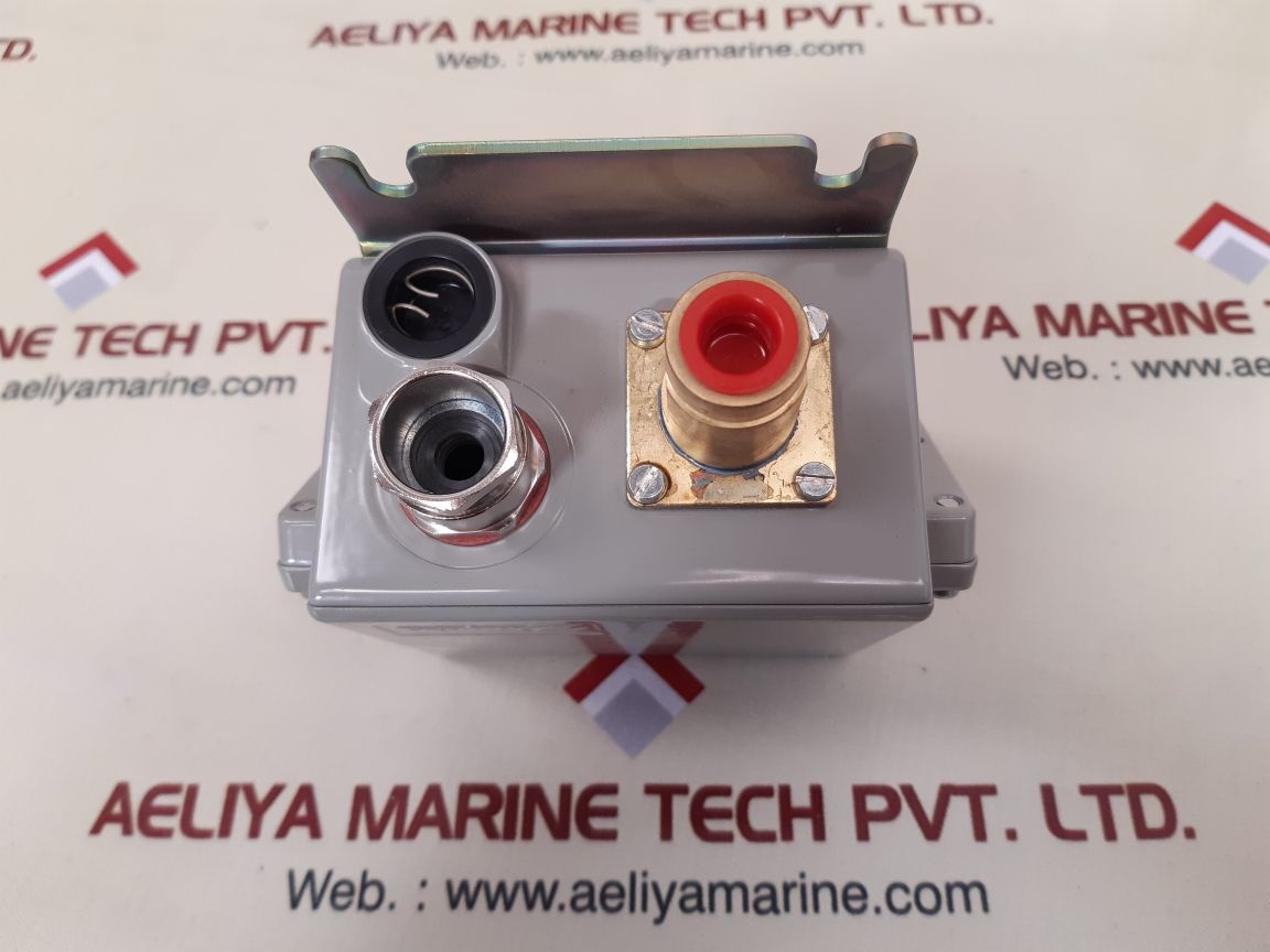 Danfoss cas 137 pressure control switch 060-3152