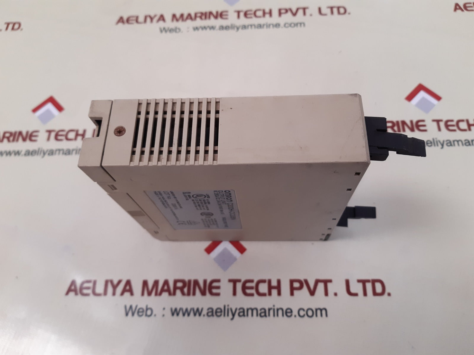 Omron c200h-oc226n output unit