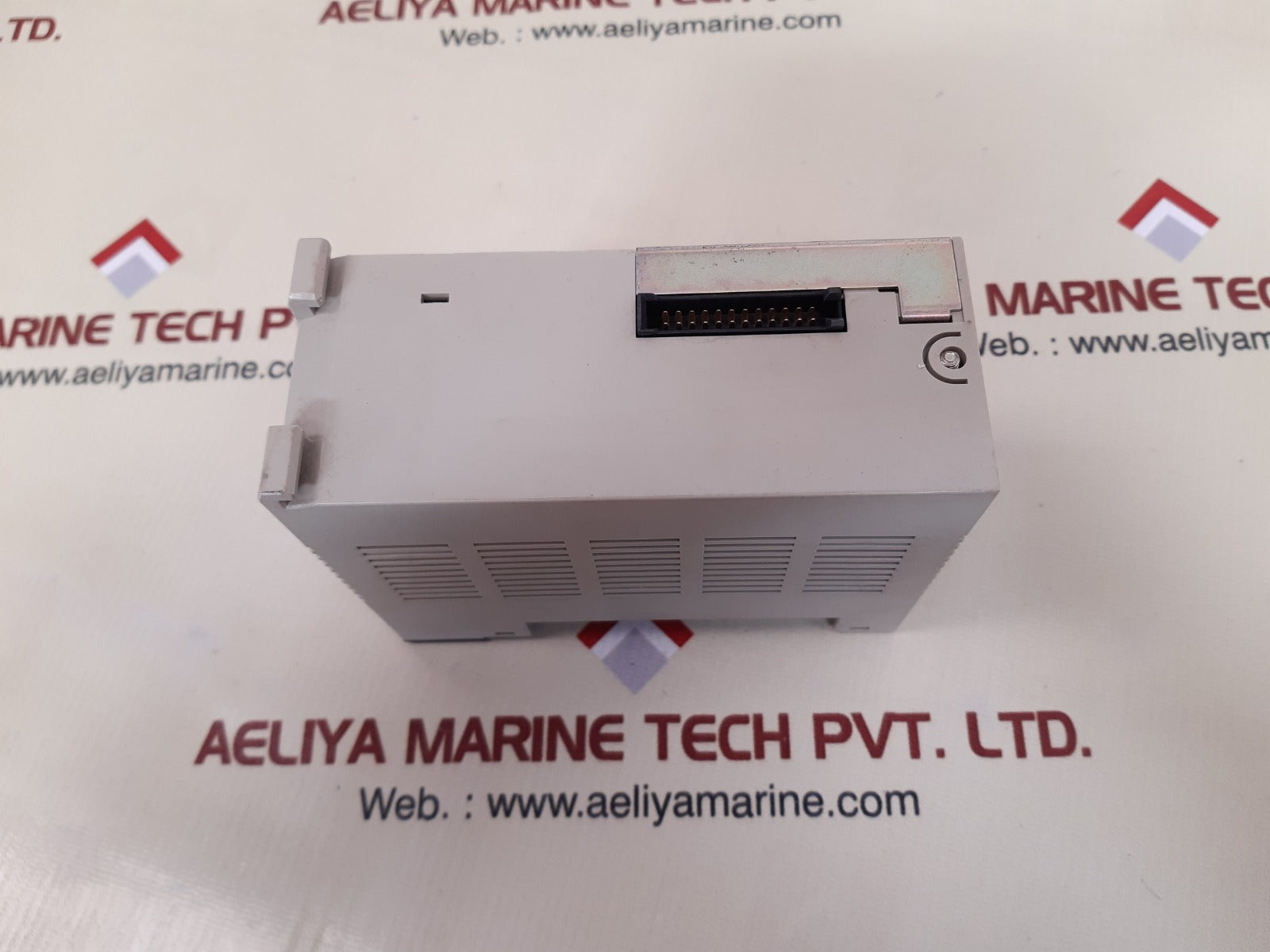 Omron c200hw-pa204 power supply unit ac100-240v