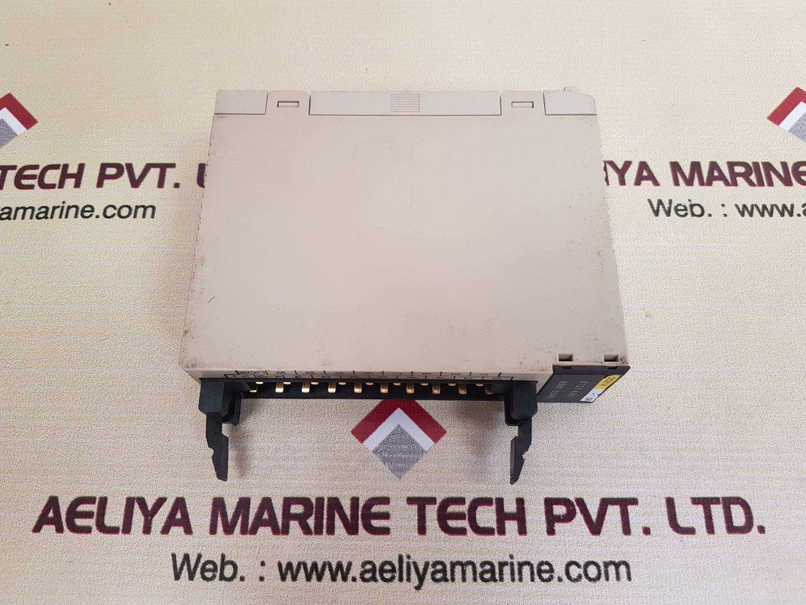 Omron c200h-od21a output unit 24vdc