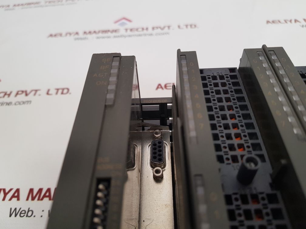 Siemens simatic s7 6es7 322-1bl00-0aa0 output module rack