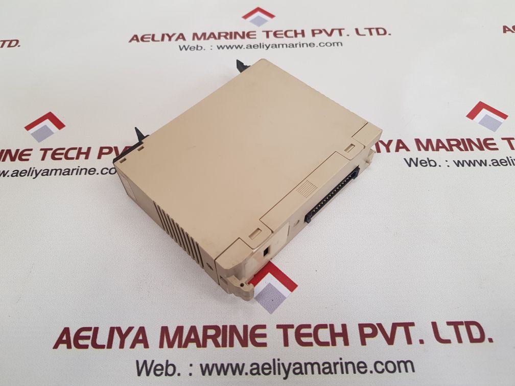 Omron c200h-0c224 output unit Used