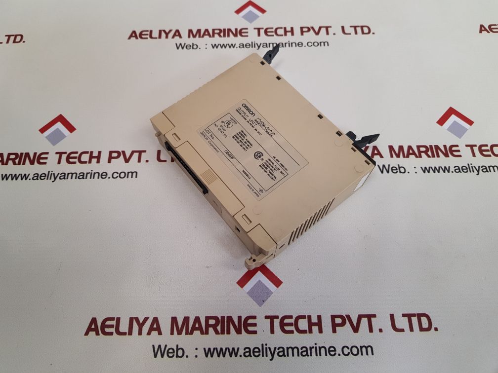 Omron c200h-0c222 output unit 250vac/24vdc 2a/point 8a/unit
