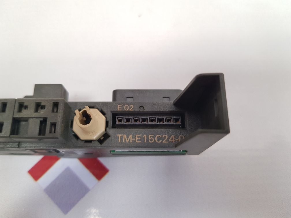 Siemens 6es7 193-4cb30-0aa0 terminal module tm-e15c24-01 used