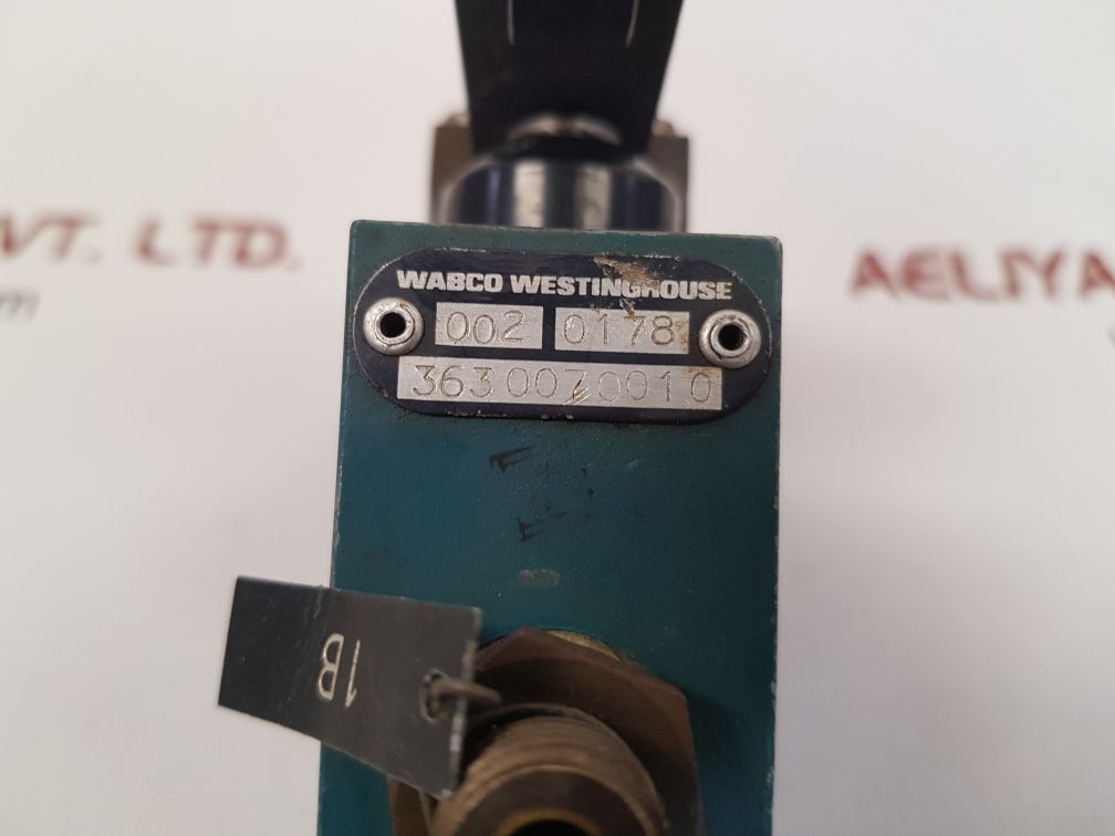Wabco 3630070010 directional valve with roller lever
