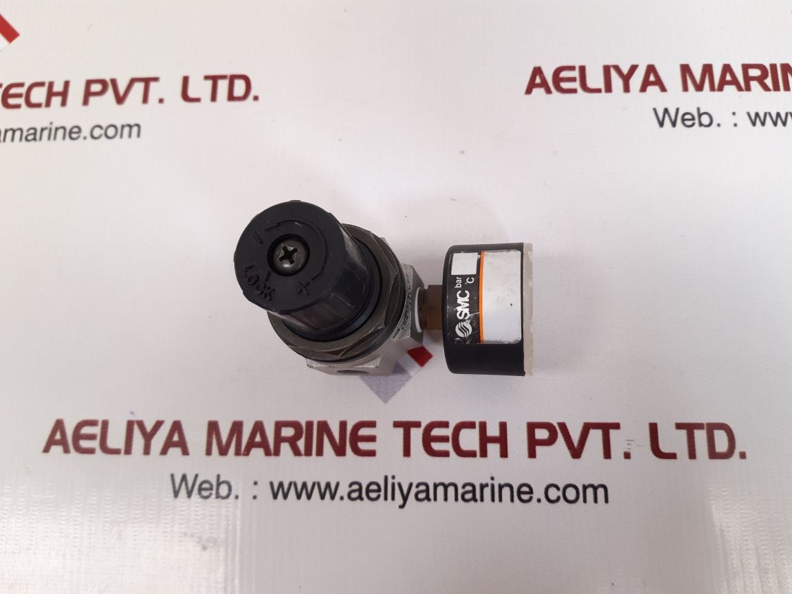 Smc ear111-f01 pressure regulator with gauge