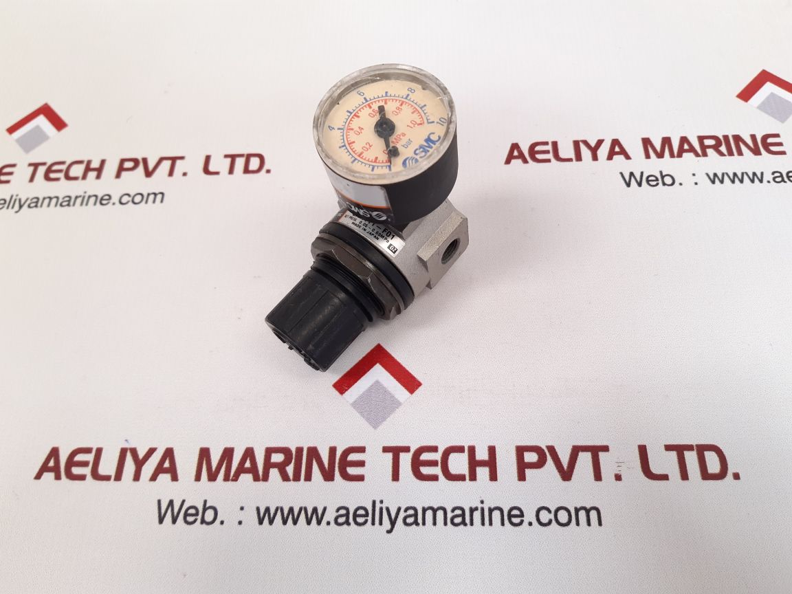 Smc ear111-f01 pressure regulator with gauge