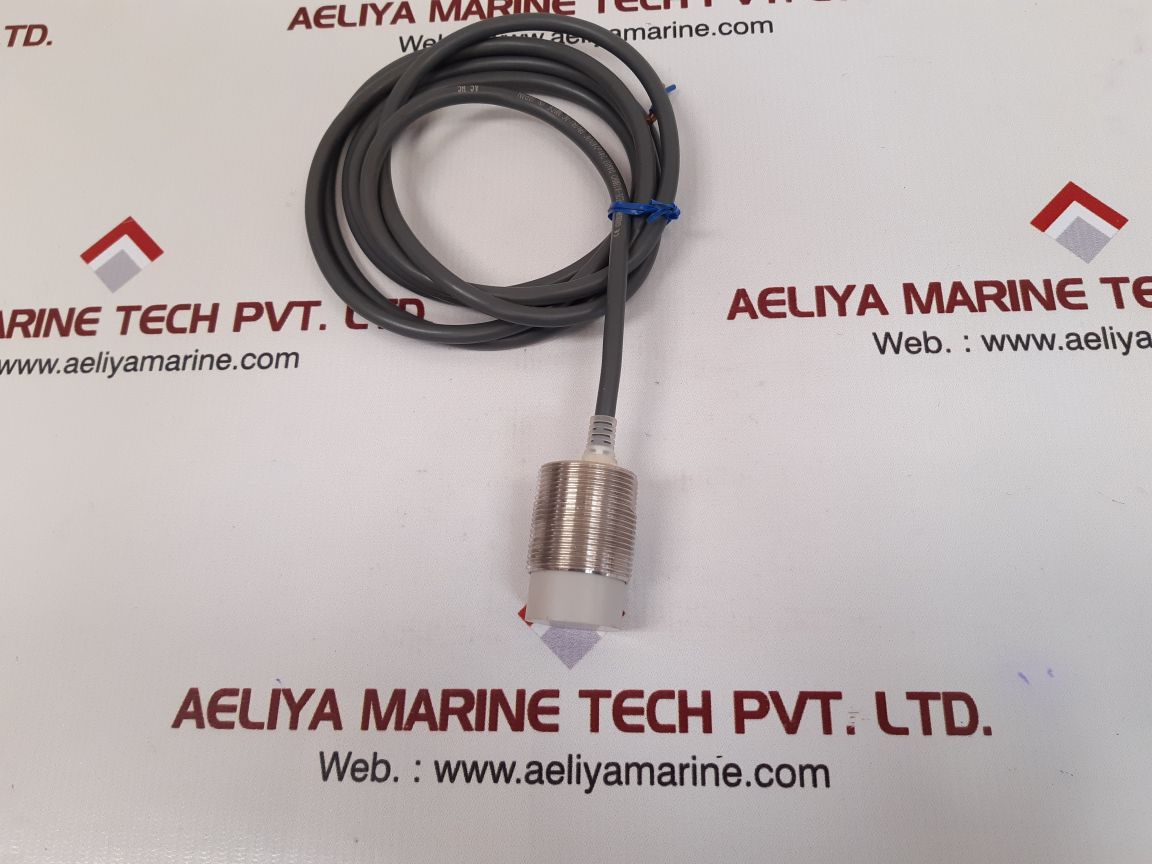 Omron e2e-x18my2 proximity switch