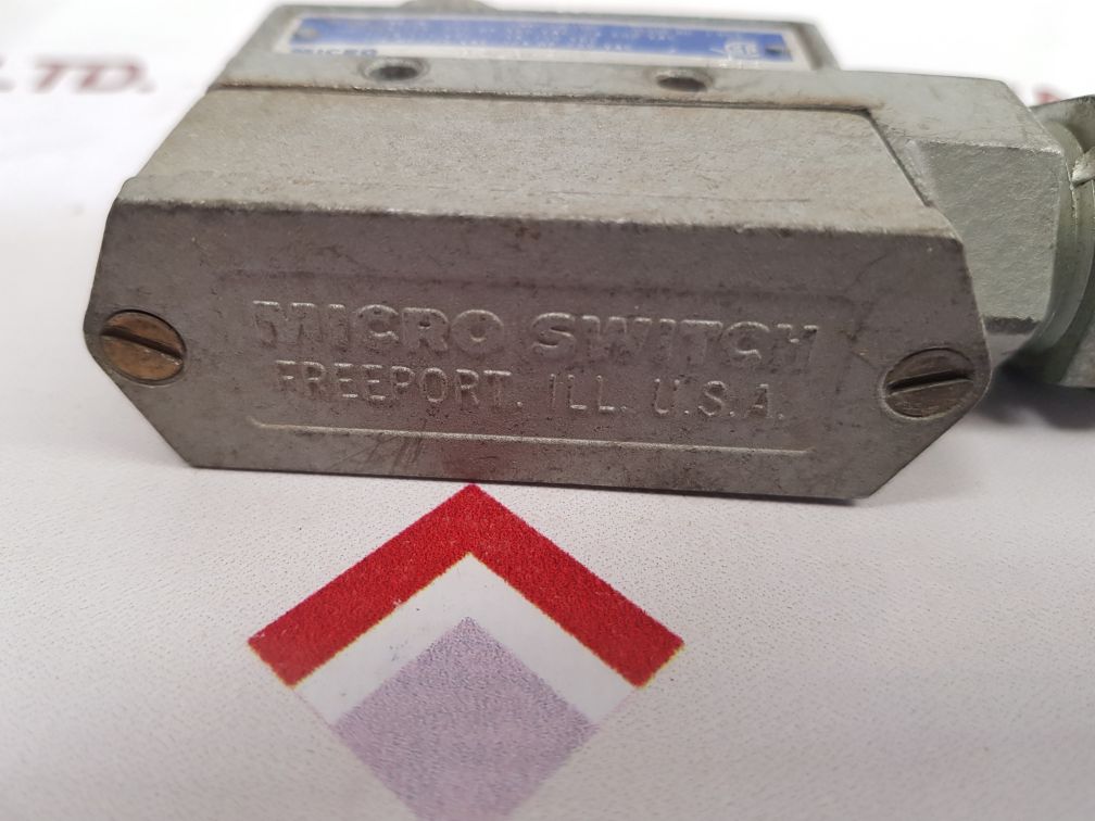 Micro bze6-2rn snap switch