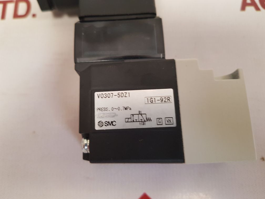 Smc v0307-5dz1 solenoid valve 1g1-92r