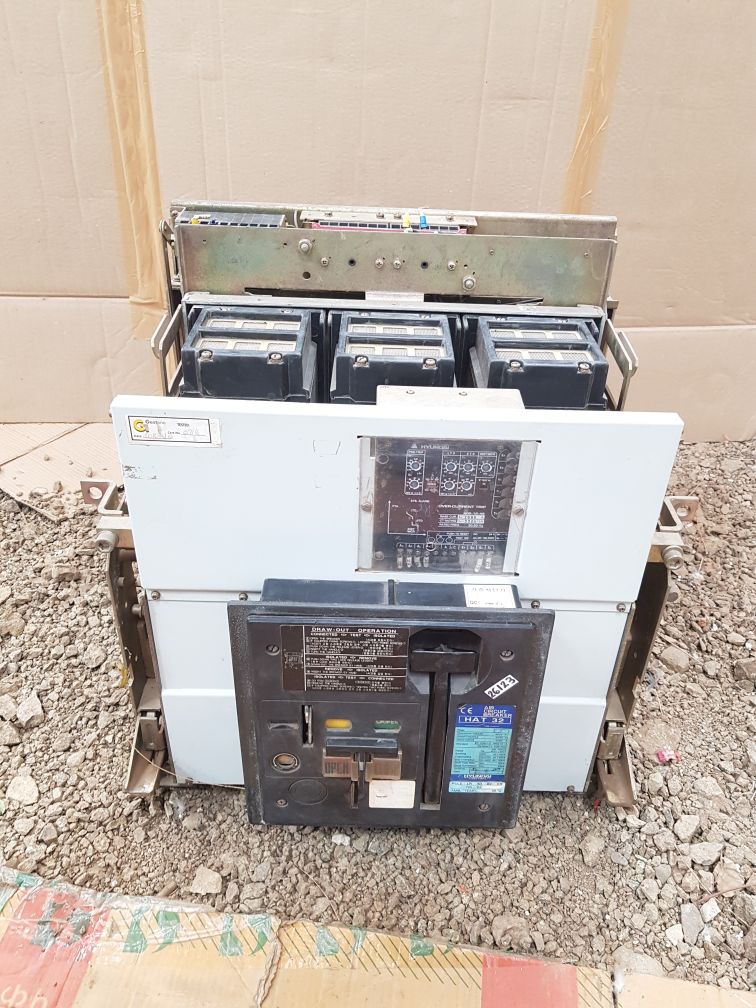 Hyundai hat 32 air circuit breaker